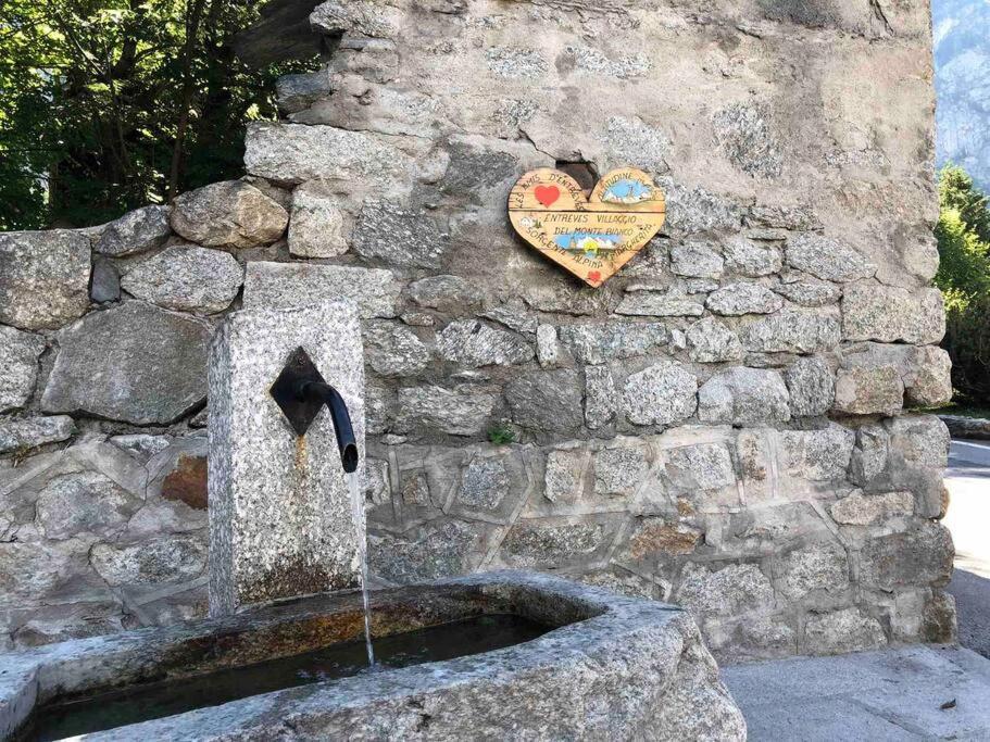 Appartamenti Vista Monte Bianco Courmayeur-Entreves Bagian luar foto
